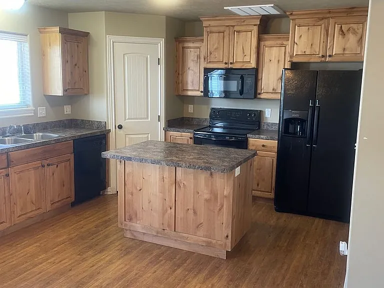 545 Countryside Ave — Photo 2