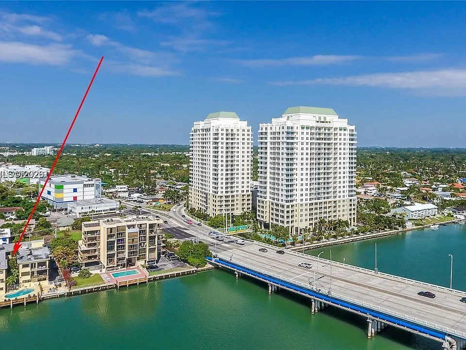 7845 NE Bayshore Ct #8