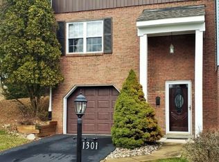 1301 Buckskin Trl, Bethel Park, PA 15102