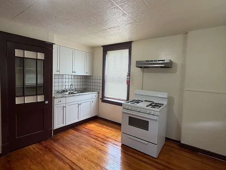 4233 California Ave #2 — Photo 1