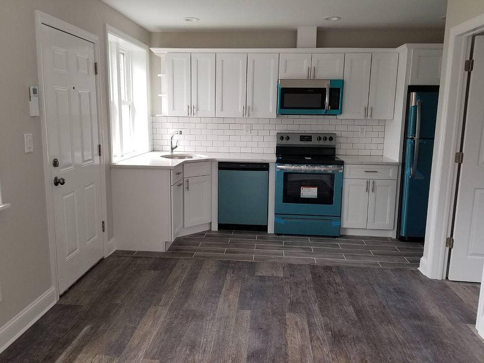 1st image of 416 City Island Ave