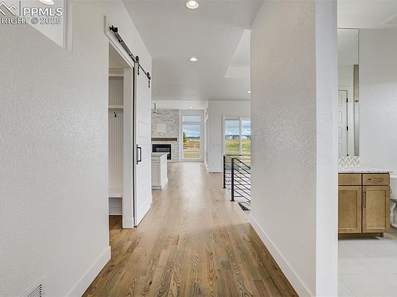 4th image of 2064 Walnut Creek Ct