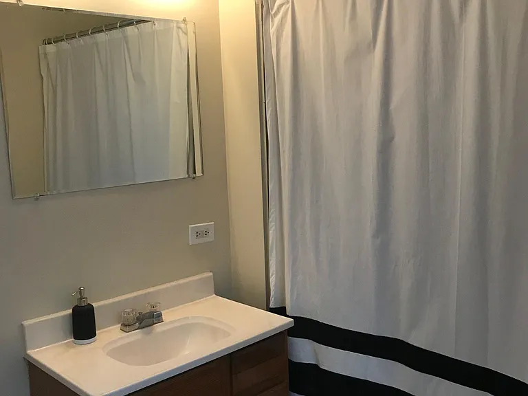 3307 N Southport Ave #2R — Photo 7
