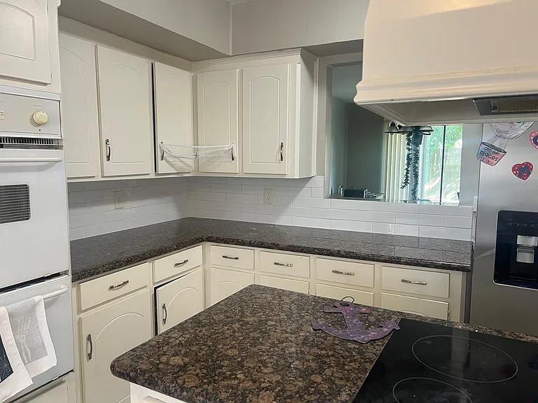 15411 Linkshire Dr — Photo 3