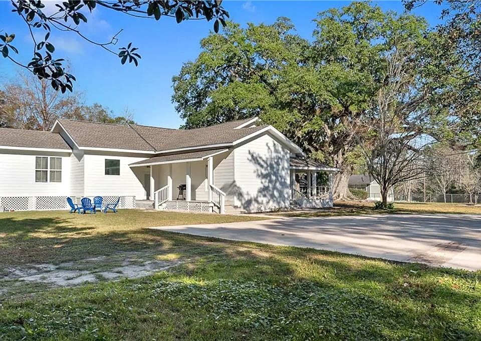 13580 N Wintzell Ave, Bayou La Batre, AL 36509 MLS 7153848 Zillow