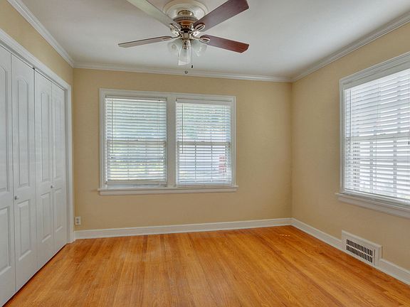 5th image of 235 E 72nd St