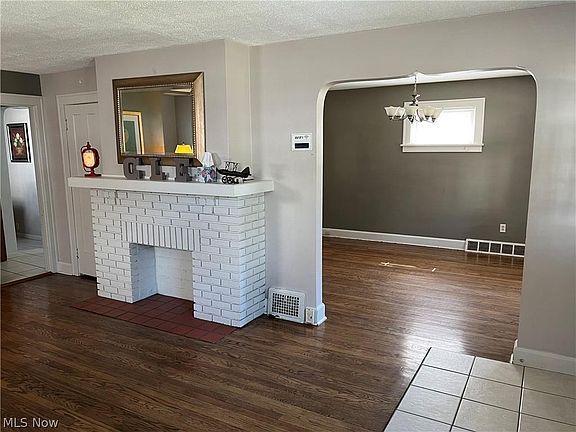 4th image of 1810 Saratoga Ave