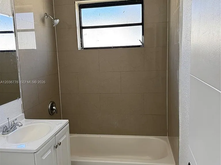 1461 NE 118th St — Photo 12