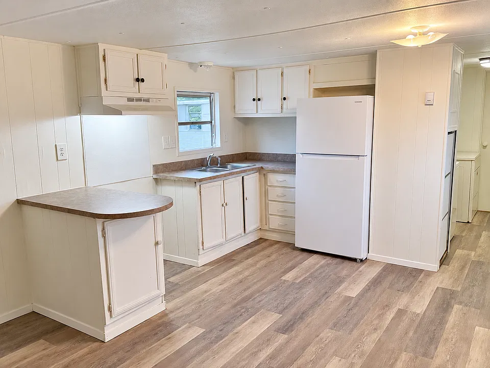 105 Cadillac St
