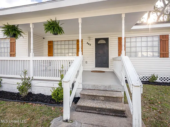 206 Crawford St, Biloxi, MS 39530
