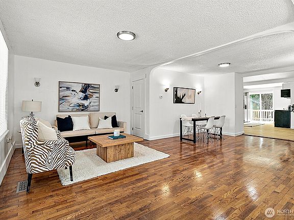 3rd image of 9819 Park Avenue S