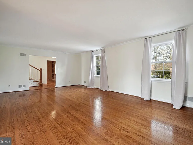 5801 Hillburne Way — Photo 5
