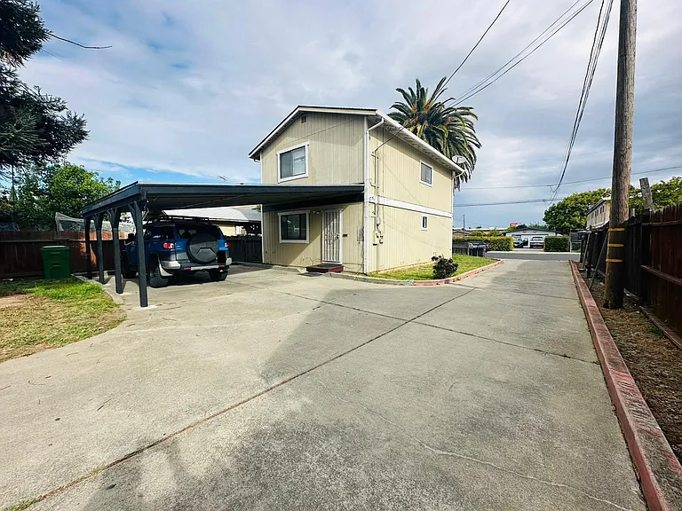 Front/Driveway