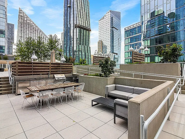 21 W End Ave #Penthouse 9 — Photo 7