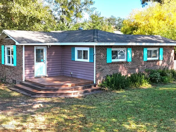 400 Alexander Rd, Long Beach, MS 39560