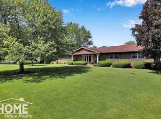 2367 Meadowdown Dr, Owosso, MI 48867