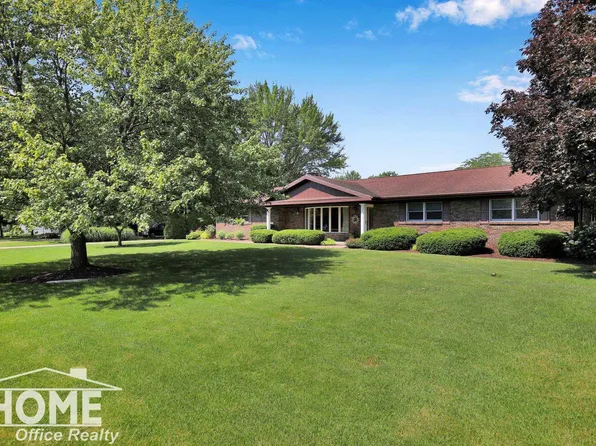 2367 Meadowdown Dr, Owosso, MI 48867