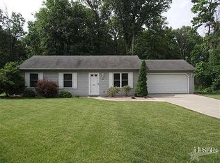 606 Elnora Dr, Fort Wayne, IN