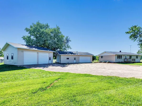 4886 Ostrenga Ln, Oconto Falls, WI 54154