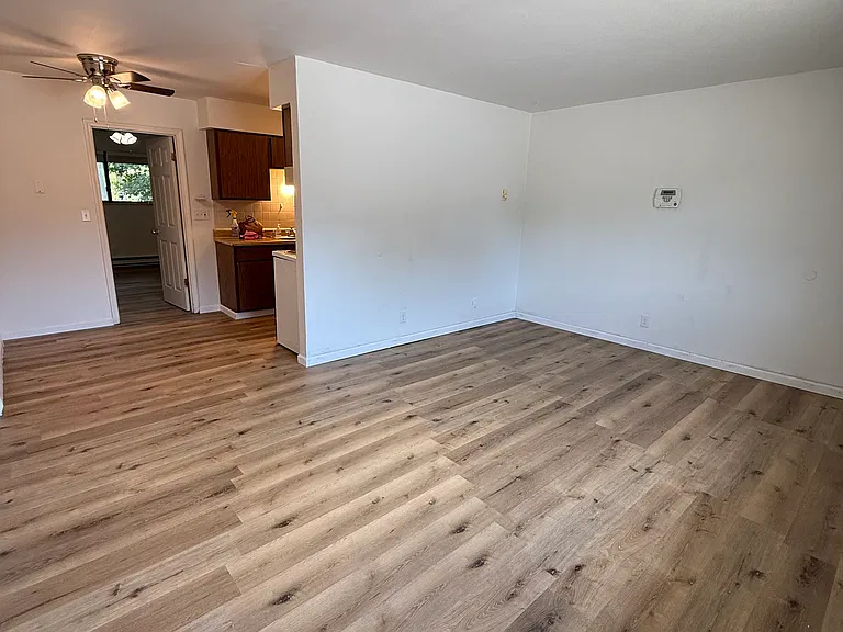 2127 E Belle Ave #C — Photo 2