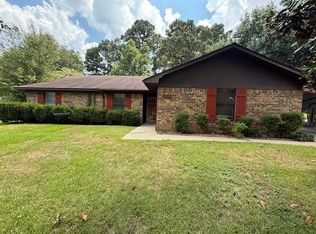 242 Delmora Dr, Longview, TX 75605