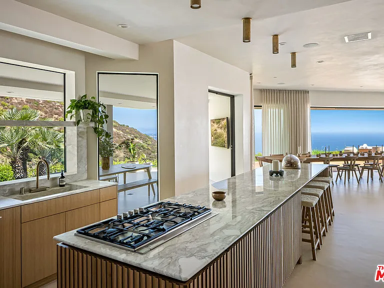 4310 Encinal Canyon Rd — Photo 8