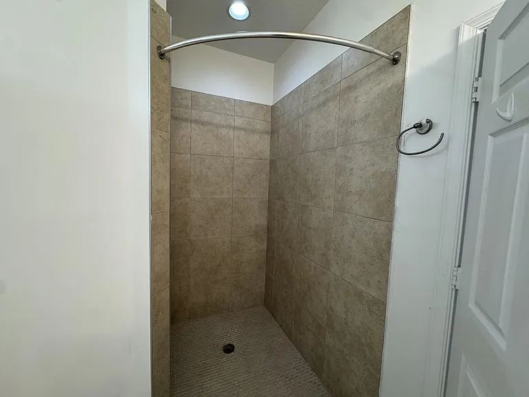 1804 SW Jamesport Dr — Photo 20