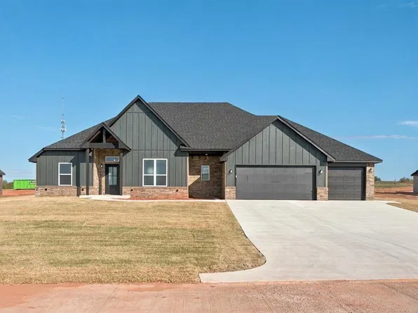 2418 Bear Creek Cir, Blanchard, OK 73010