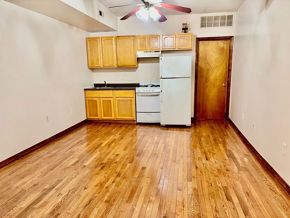 1st image of 1003 S 3rd St