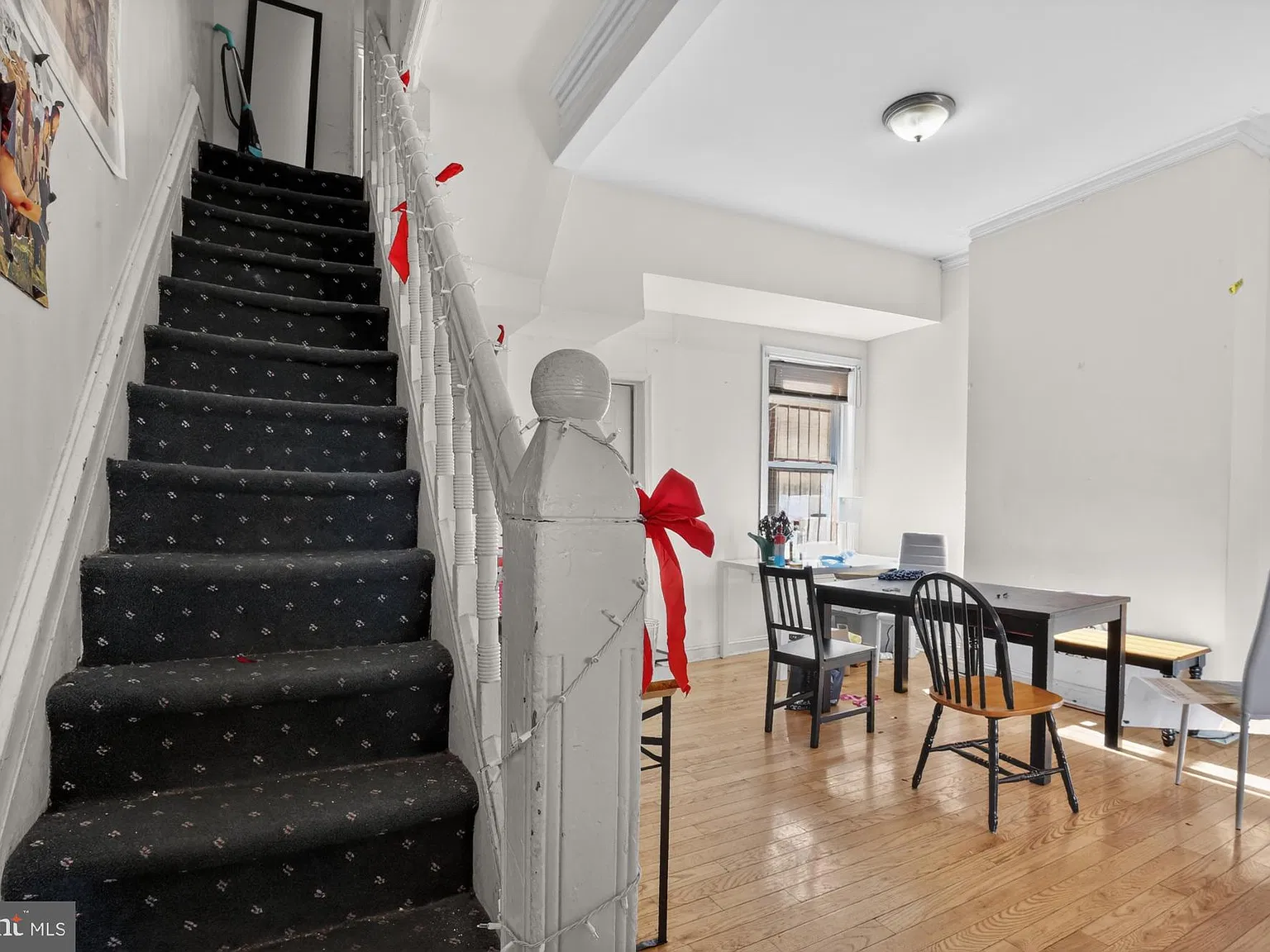 6 bed, 3.0 bath, 2500 sqft, $6,680 — Photo 3