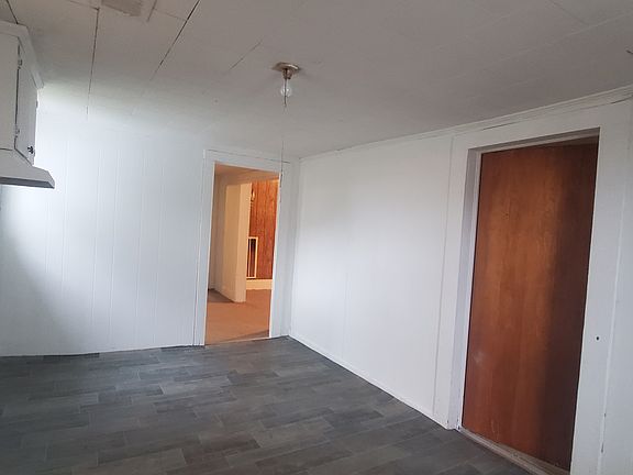 5th image of 222 Chester St