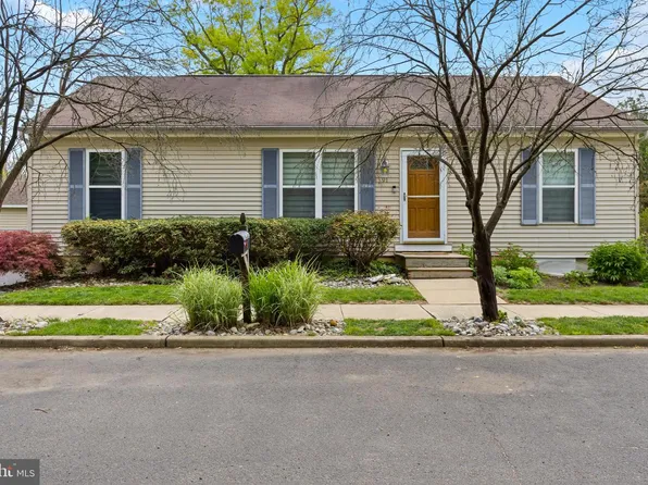 91 Martins Ln, Hamilton, NJ 08620