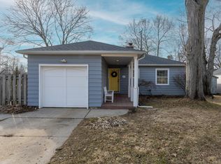 1155 Lake Grove Ave SE, East Grand Rapids, MI 49506