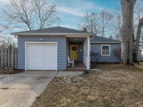 1155 Lake Grove Ave SE, East Grand Rapids, MI 49506