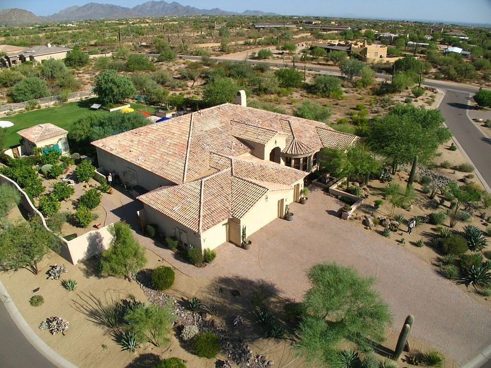 Surrounded by approx. 4 acres of NAOS