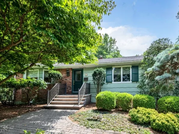 124 Elbrook Dr, Allendale Boro, NJ 07401