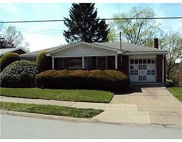 349 Berry St photo 1