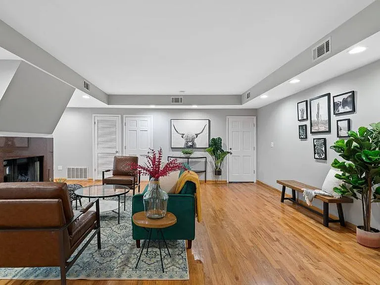 1450 W Webster Ave #2 — Photo 6