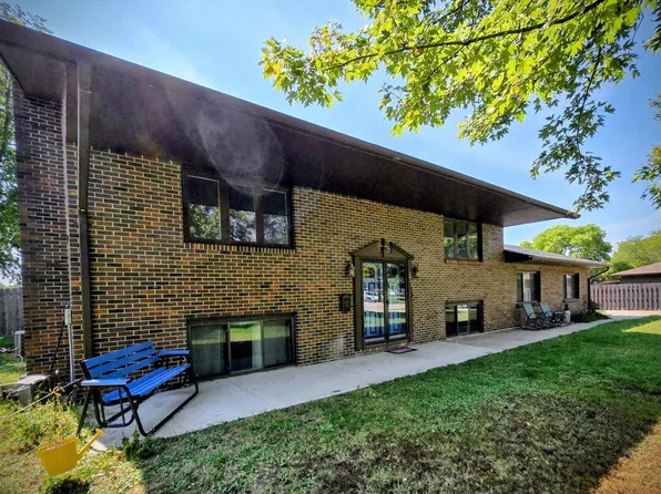 2403 Elk St, Beatrice, NE 68310