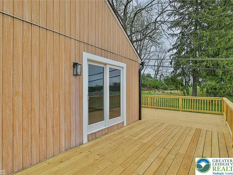 4410 Circle Dr — Photo 8