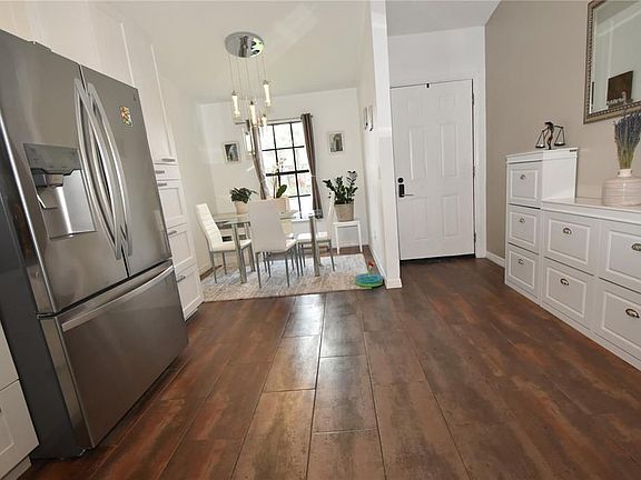 2nd image of 3906 Carroll Cypress Ct #3906