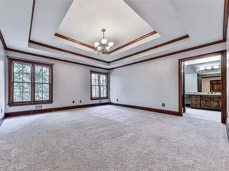 2851 Riverfront Dr — Photo 8