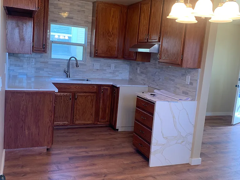 730 Lily St — Photo 2