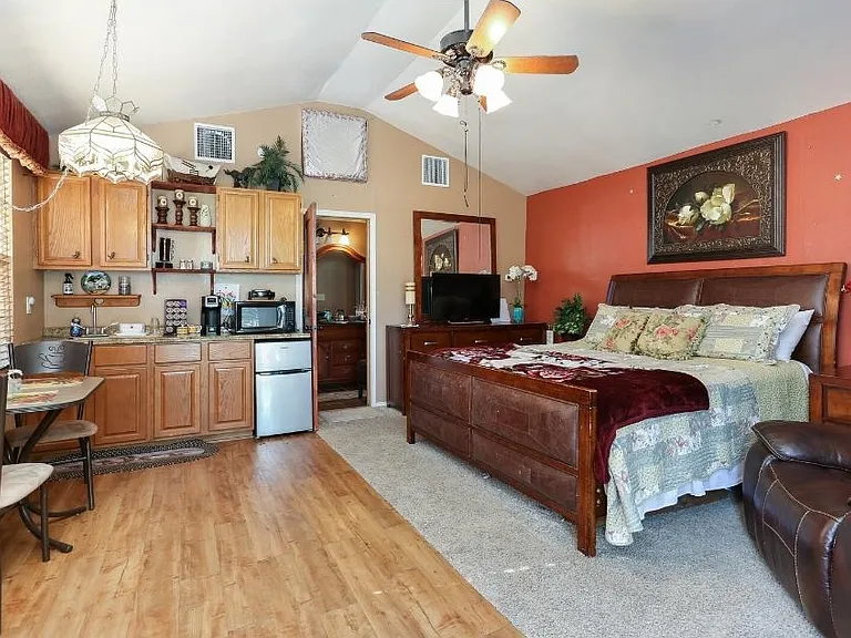 314 Wainwright St #2 — Photo 3