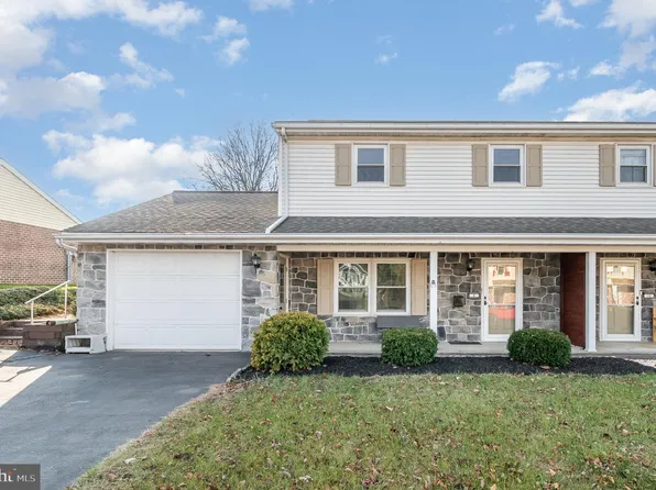 8 Oriole Dr, Ephrata, PA 17522