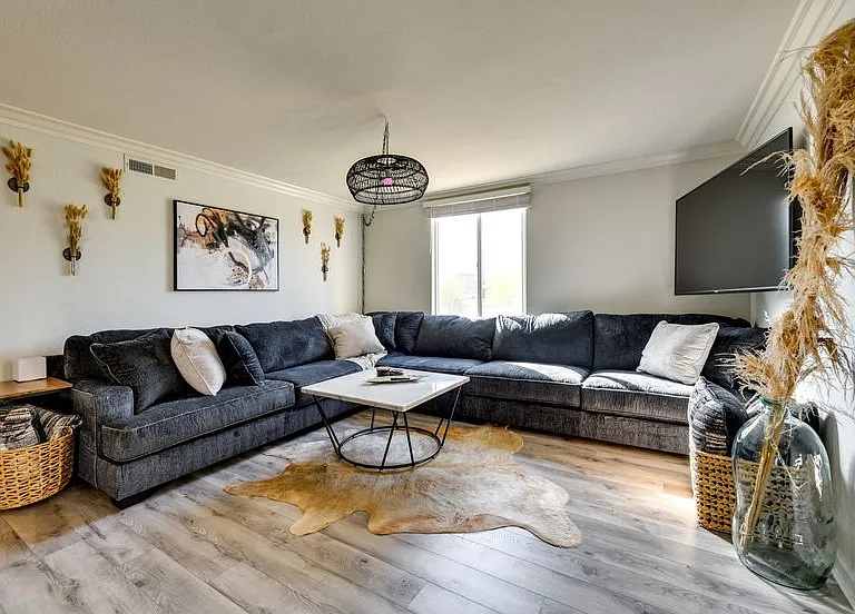 400 N Sunrise Way #116 — Photo 2