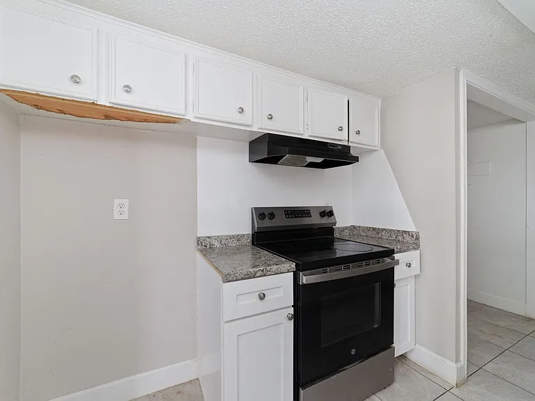 Newly Renovated Apartment In Houston — Photo 10
