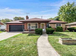 23121 Raven Ave, Eastpointe, MI