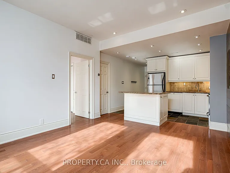 283 King St E #201 — Photo 12
