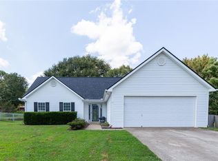 97 Arlington Ln, Commerce, GA 30529